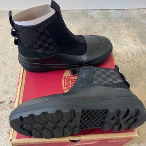 NWT Vans Colfax Boots